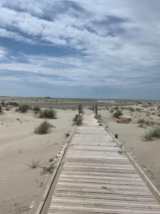 "Le Nature" Camargue Jardin Арл Екстериор снимка